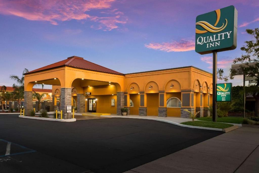 Quality Inn Redding Near I-5 Esterno foto